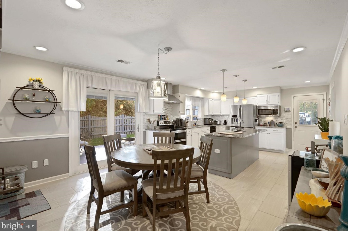 180 Oak Hts Rd, Front Royal VA  22630-5806 exterior