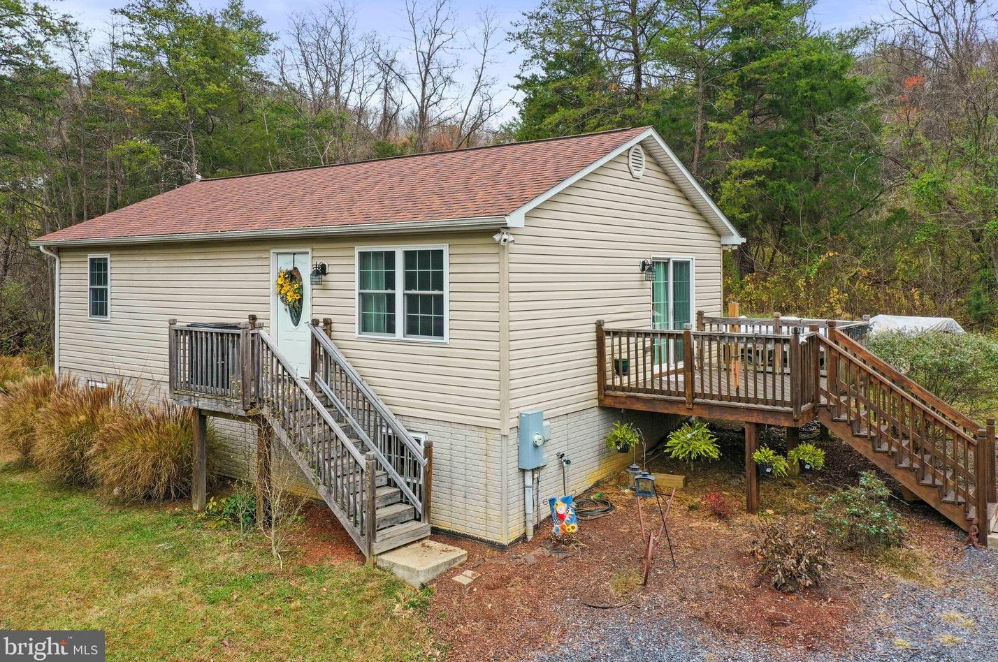 985 Apple Orchard Dr, Linden, VA 22642