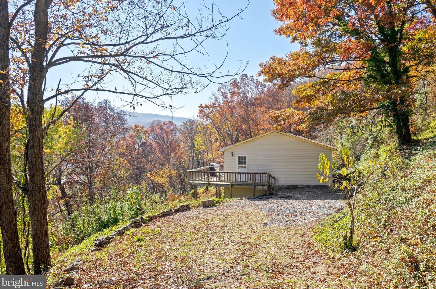 129 Hillwood Dr, Front Royal, VA 22630