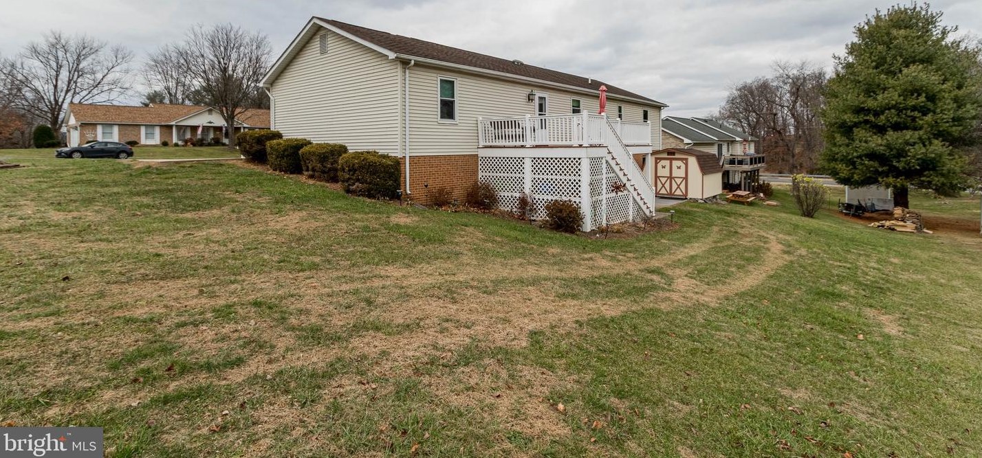 612 Meadow Ln, Front Royal VA  22630-5320 exterior