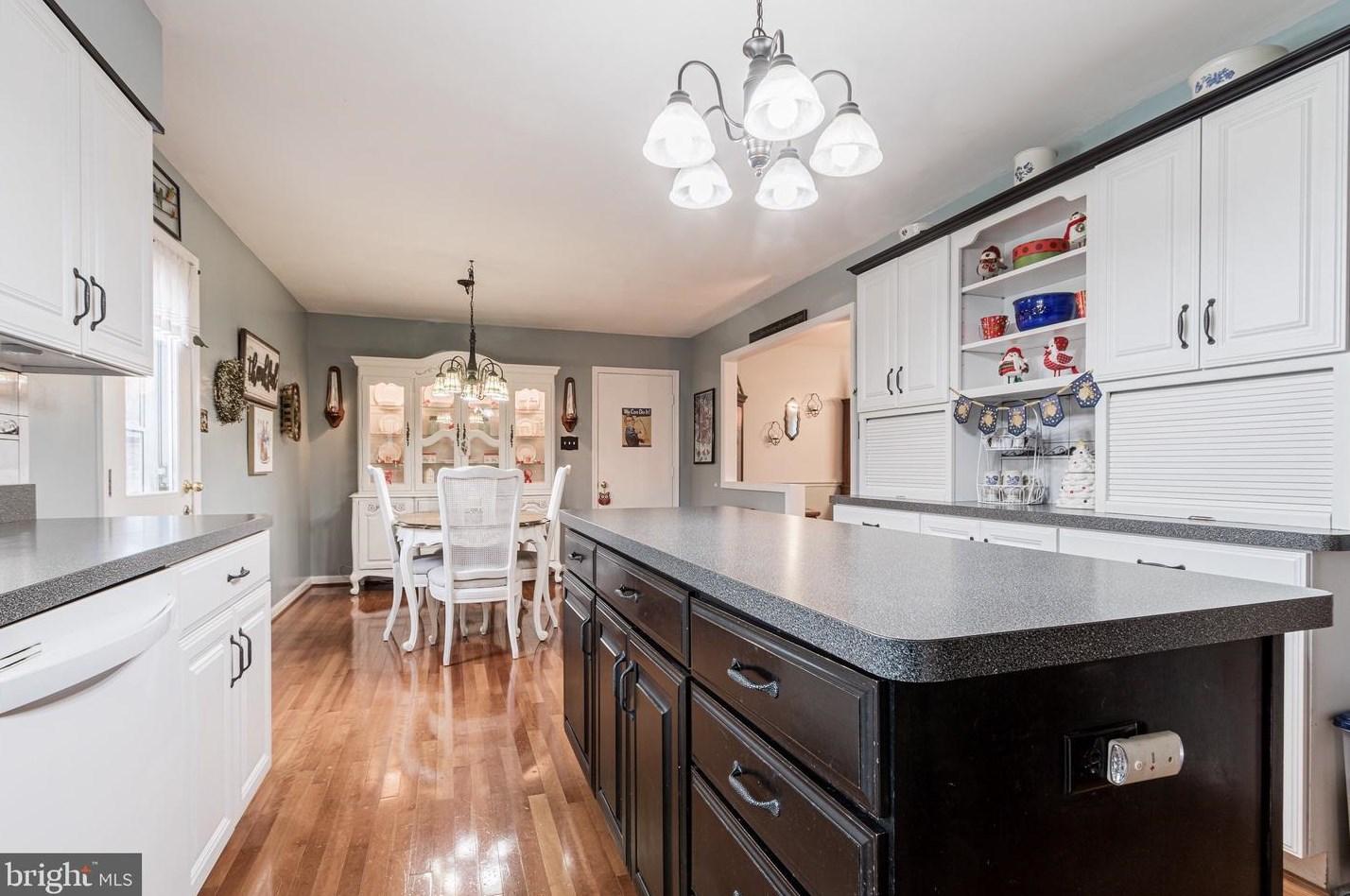 612 Meadow Ln, Front Royal VA  22630-5320 exterior