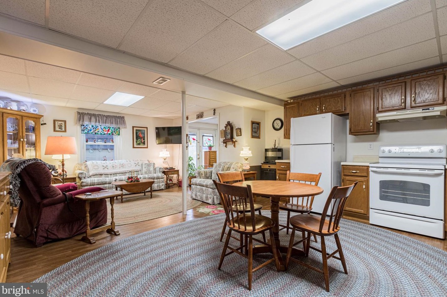 612 Meadow Ln, Front Royal VA  22630-5320 exterior