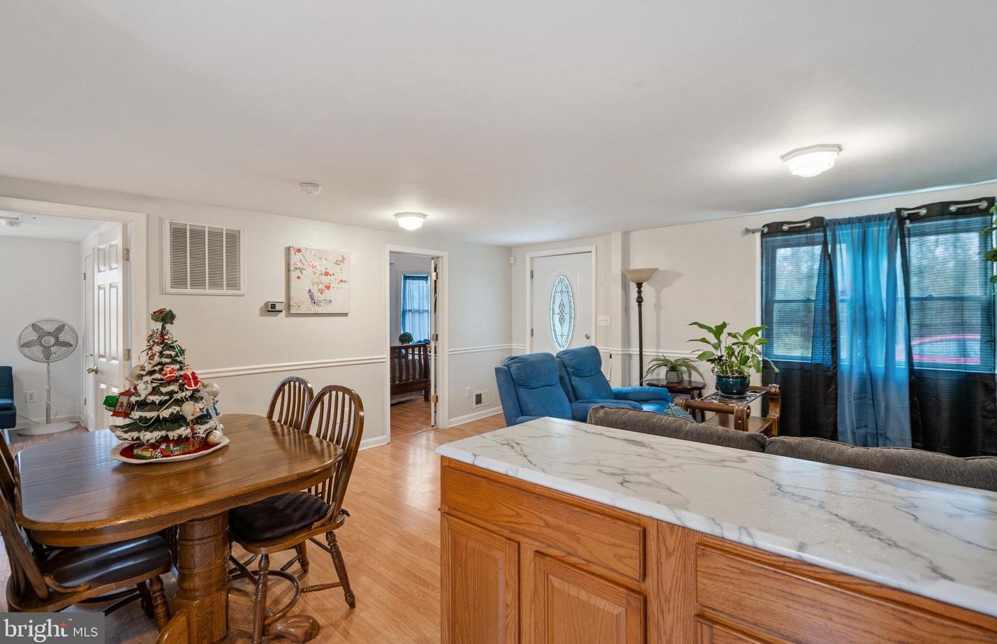 1343 Warren Ave, Front Royal VA  22630-4162 exterior
