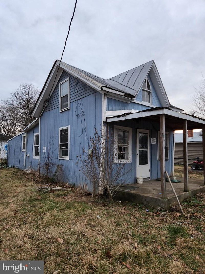 219 E 7th St, Front Royal, VA 22630