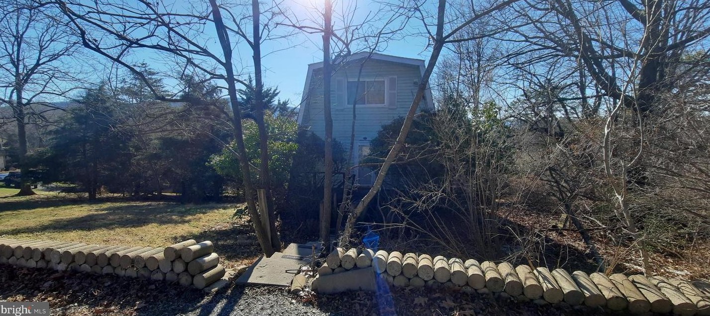 32 Granny Smith Rd, Linden, VA 22642