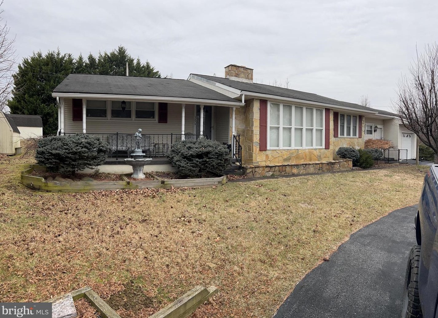 1275 Valley View Dr, Front Royal, VA 22630