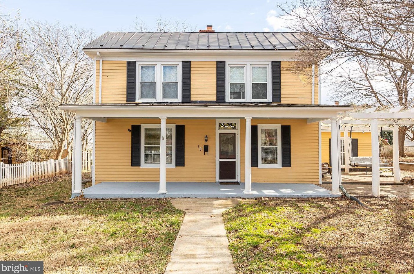 28 High St, Front Royal, VA 22630-3147