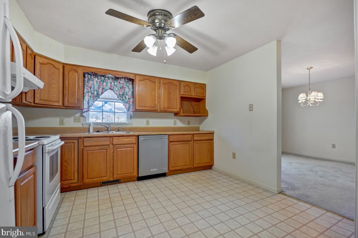 1141 Kesler Rd, Front Royal VA  22630-4661 exterior