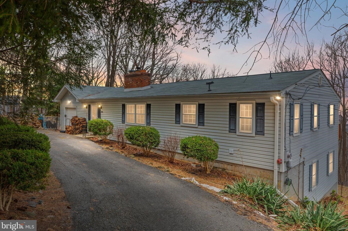 804 Massanutten Mountain Dr, Front Royal, VA 22630-5717