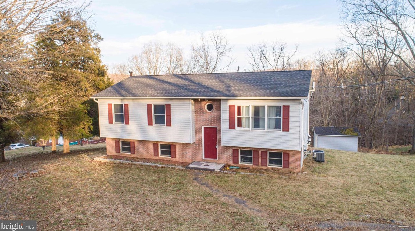 426 Sugar Maple Rd, Front Royal, VA 22630-6880