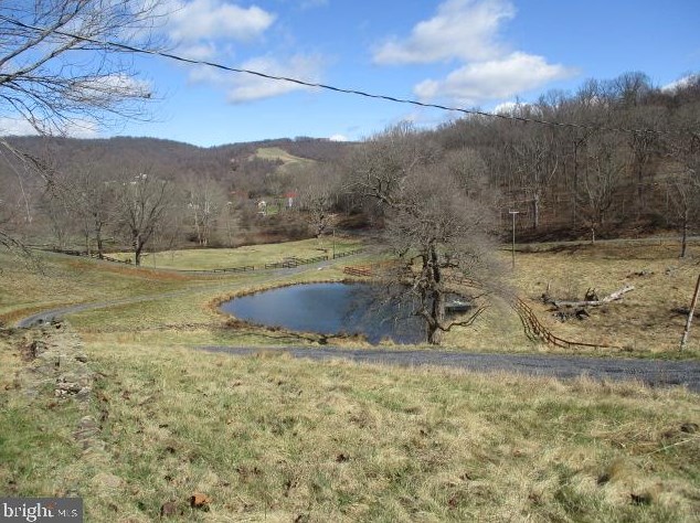 1437 Fiery Run Rd, Linden VA  22642-6636 exterior