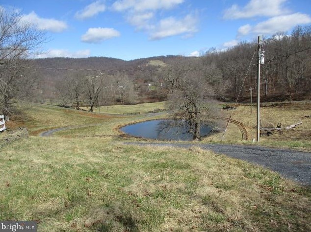 1437 Fiery Run Rd, Linden VA  22642-6636 exterior