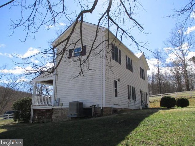 1437 Fiery Run Rd, Linden VA  22642-6636 exterior