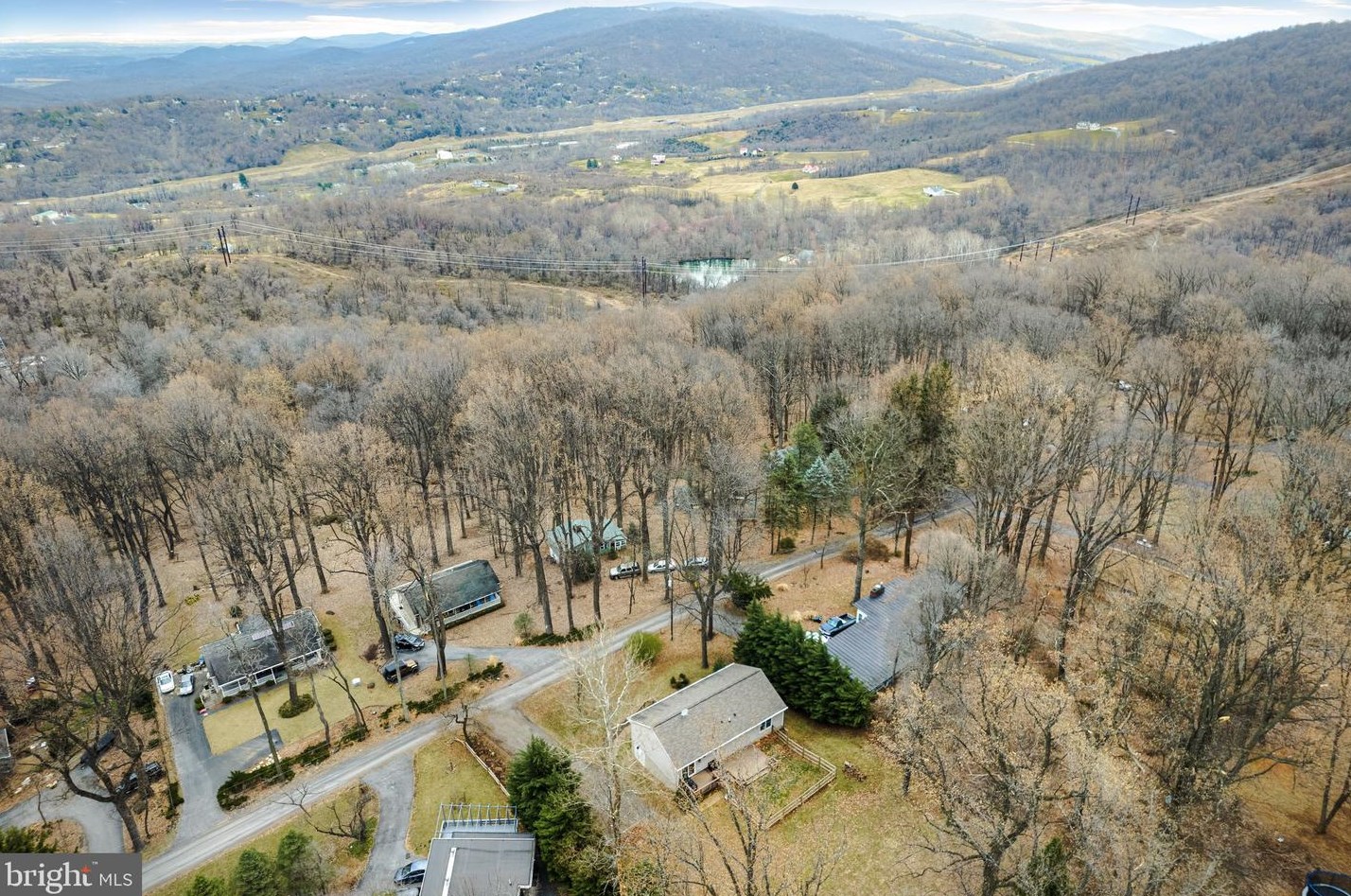 72 Pocahontas Rd, Front Royal VA  22630-5712 exterior