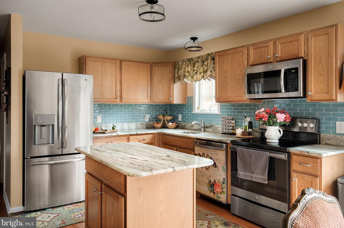 72 Pocahontas Rd, Front Royal VA  22630-5712 exterior