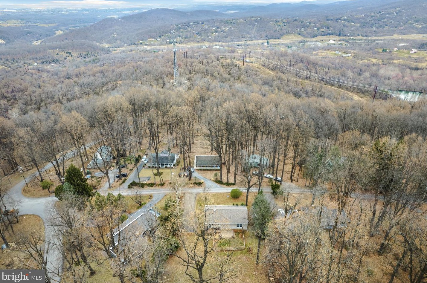 72 Pocahontas Rd, Front Royal VA  22630-5712 exterior