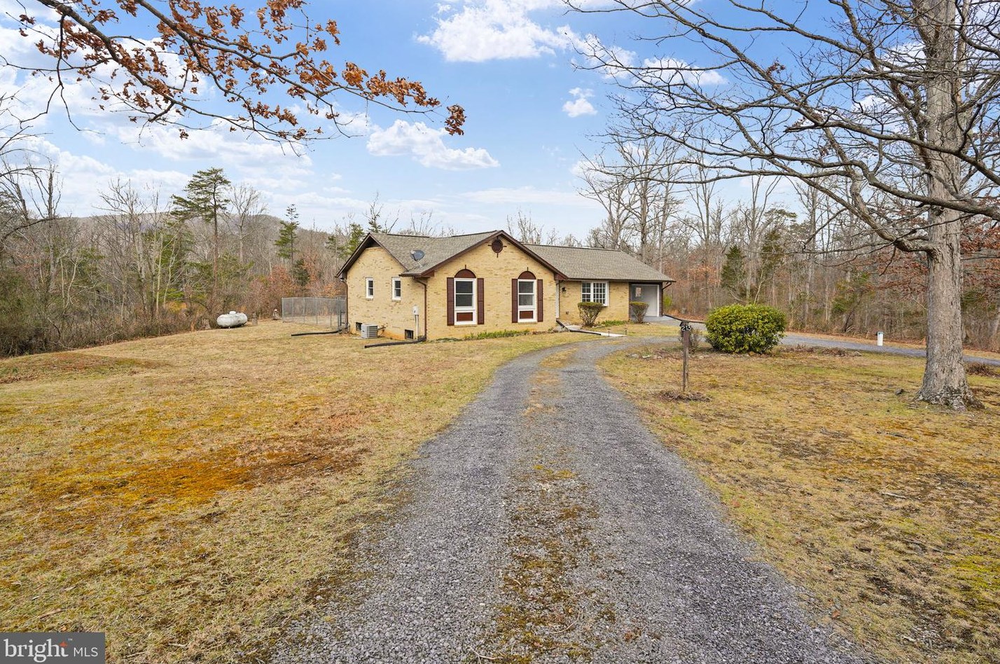 213 Valley Memory Ln, Front Royal, VA 22630