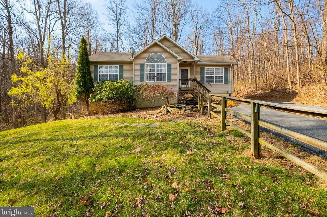 7 Tee Ct, Linden, VA 22642