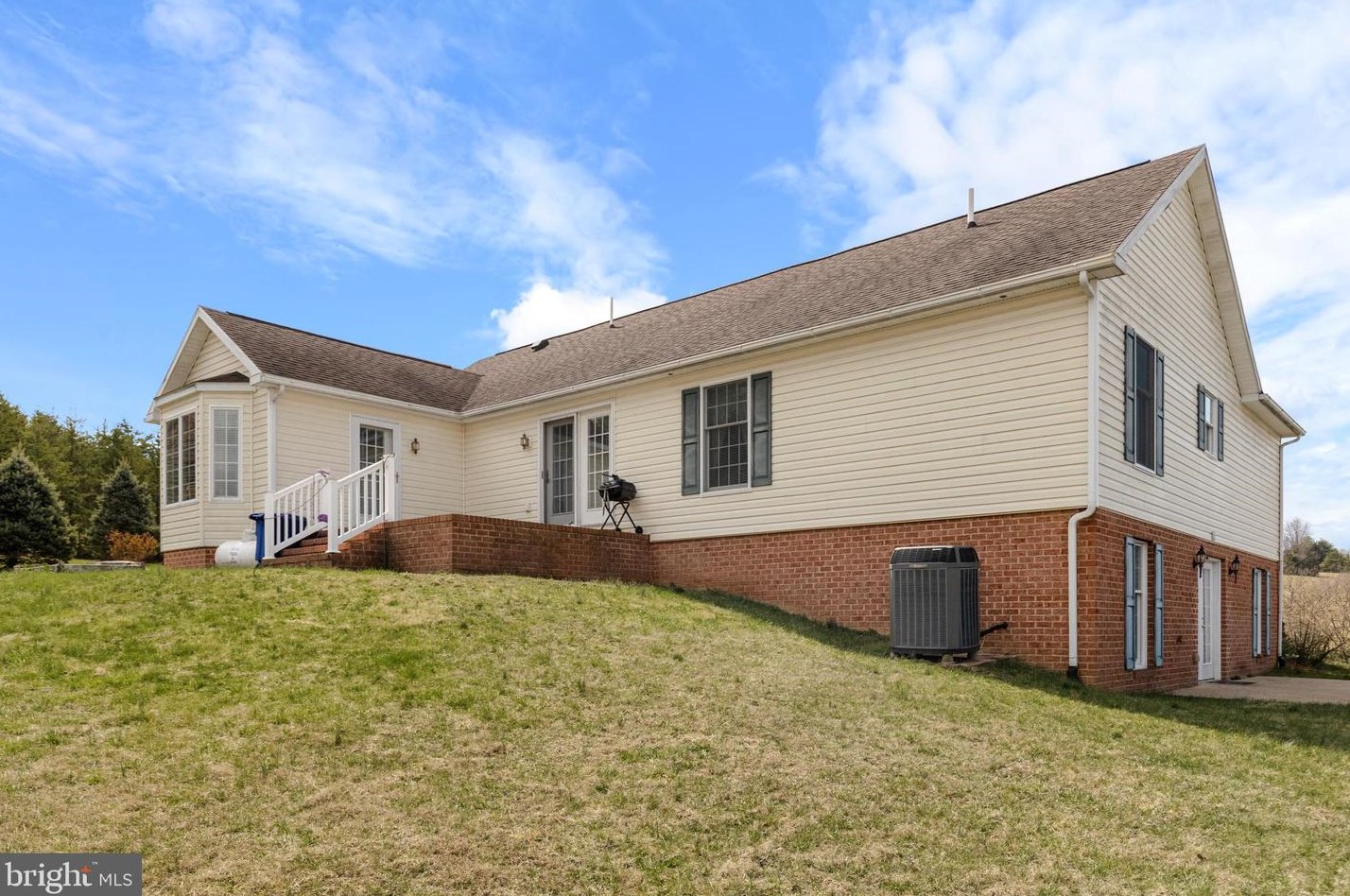 73 Cedar Crossing Ln, Strasburg, VA 22657