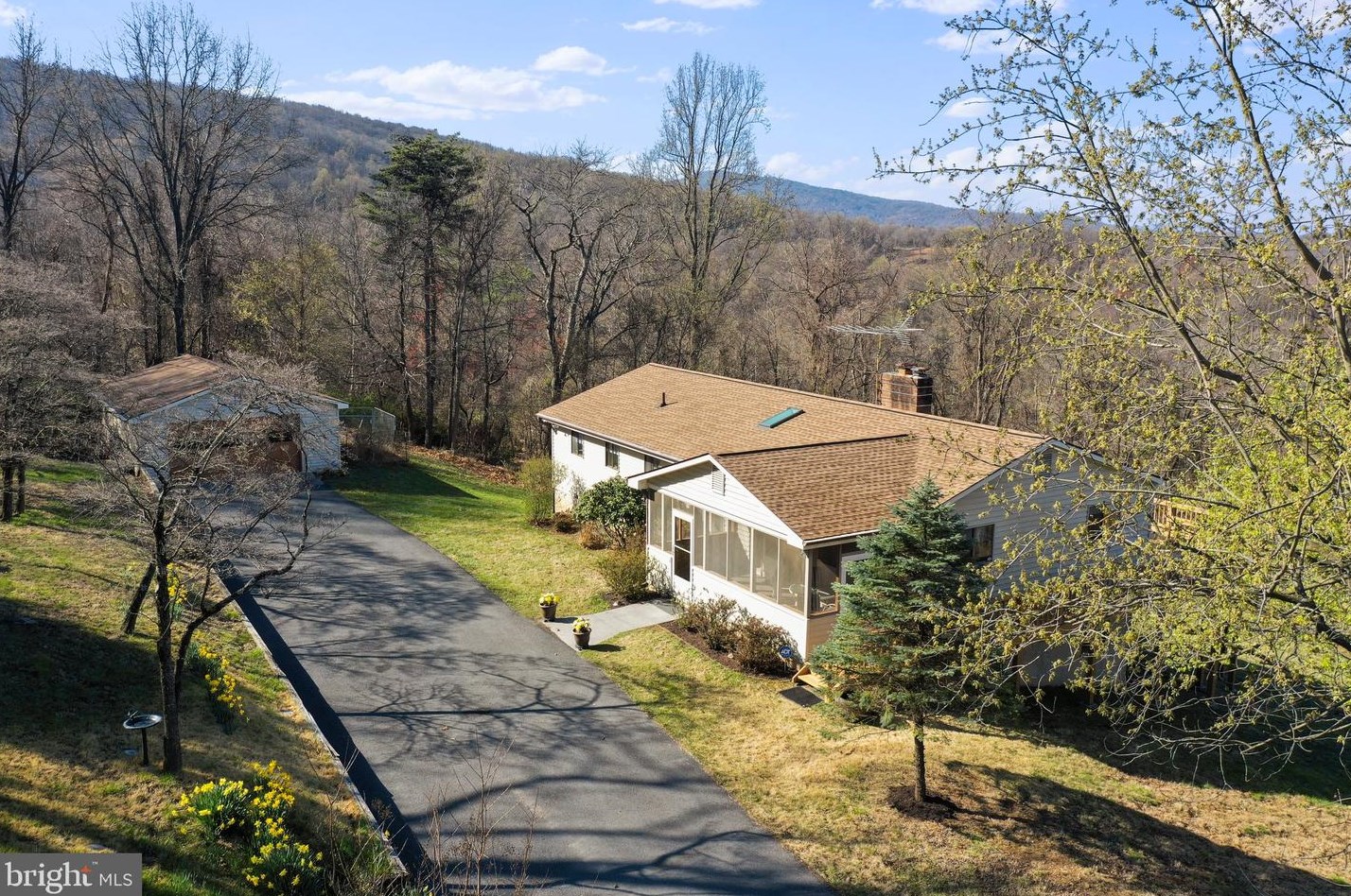 86 Steps To Heaven Rd, Linden, VA 22642