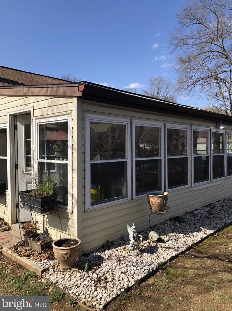 525 Avalon Dr, Front Royal, VA 22630-6545