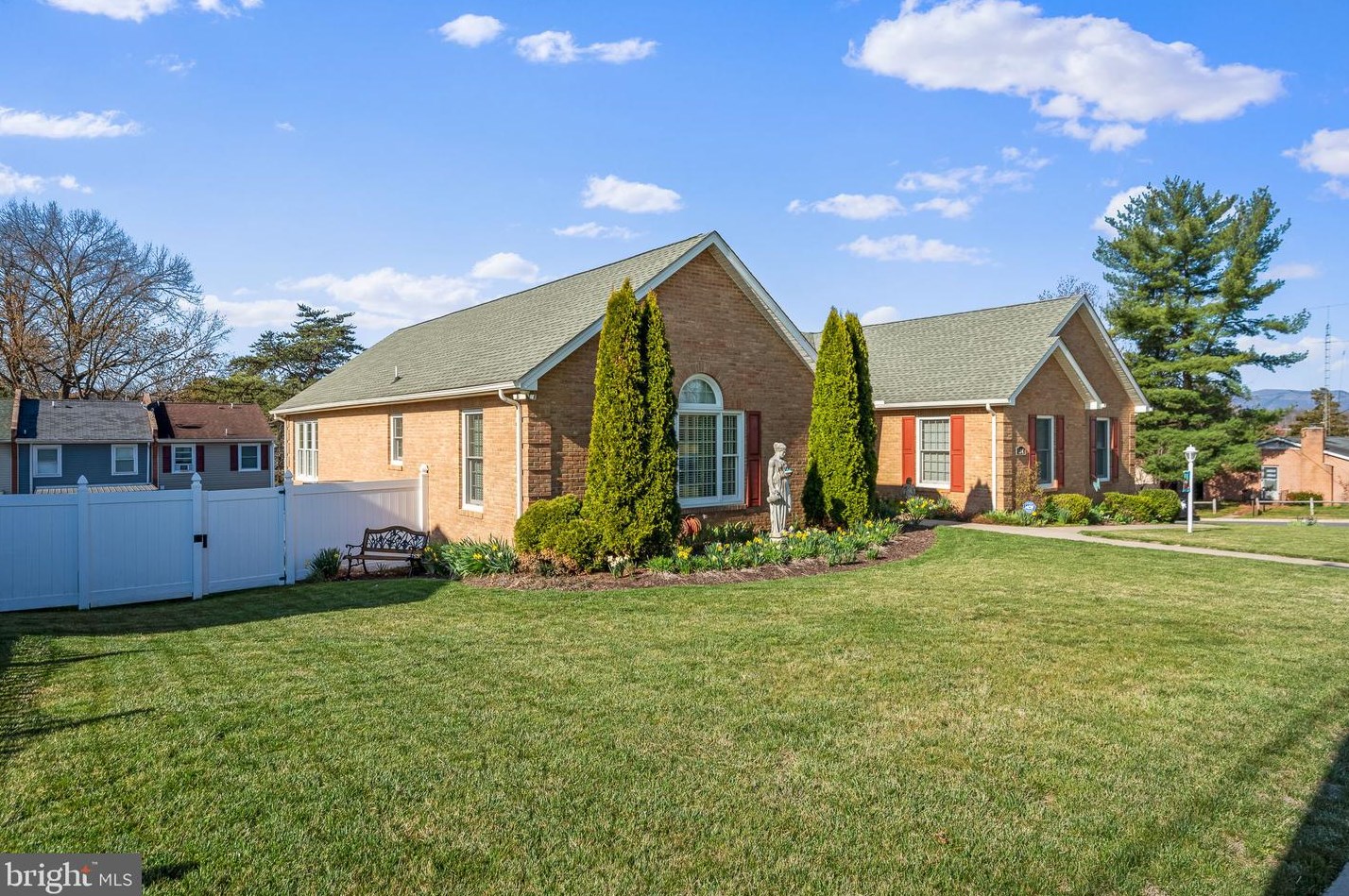 524 Main St, Front Royal VA  22630-2565 exterior