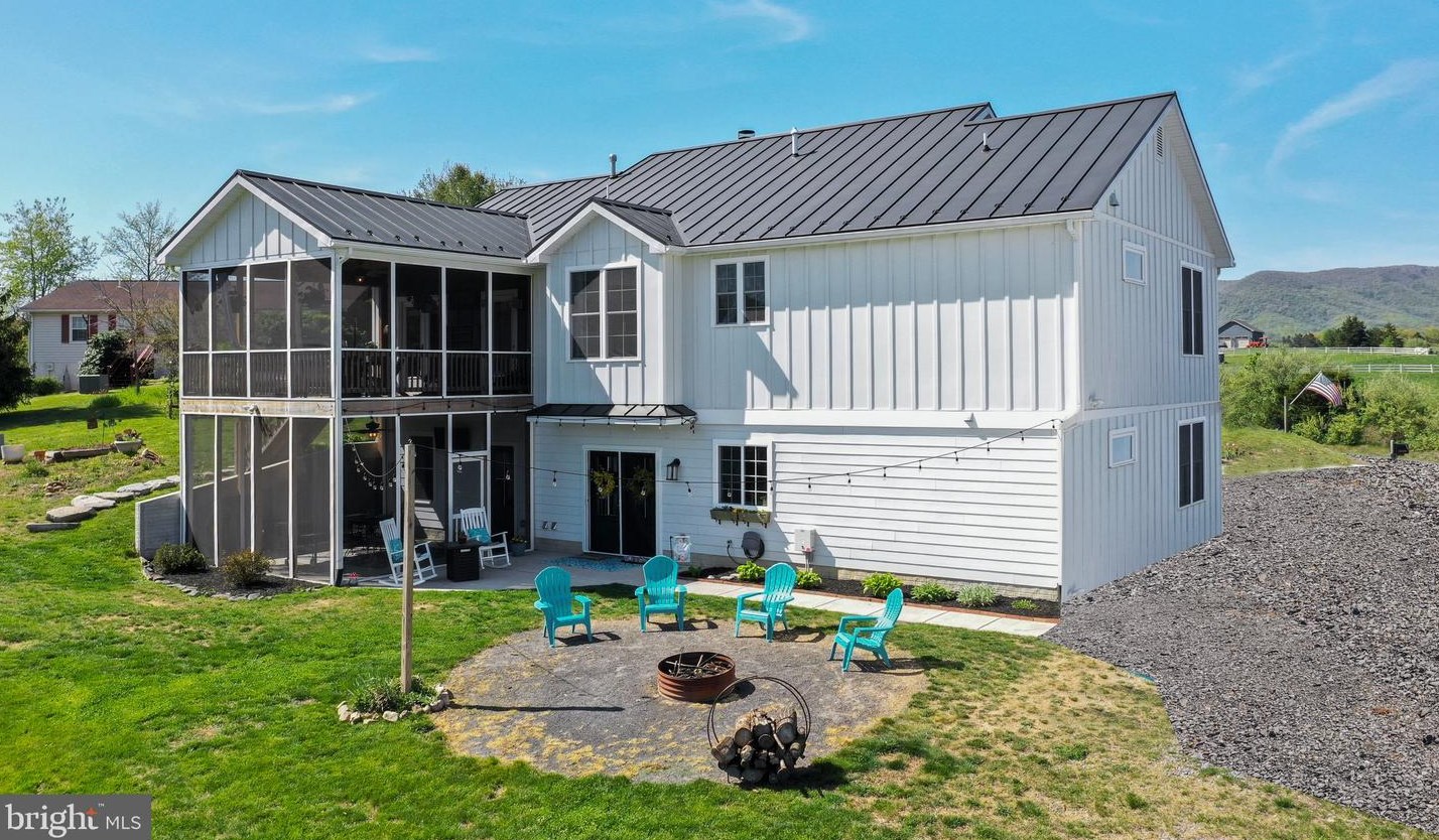 580 Forest Grove Rd, Middletown, VA 22645-3675