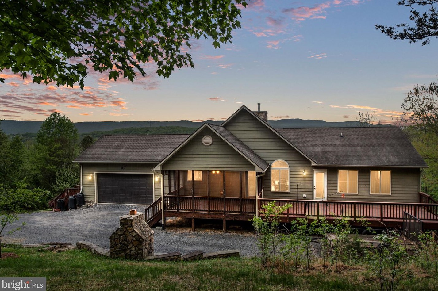 67 Thompson Hollow Rd, Bentonville, VA 22610-2359