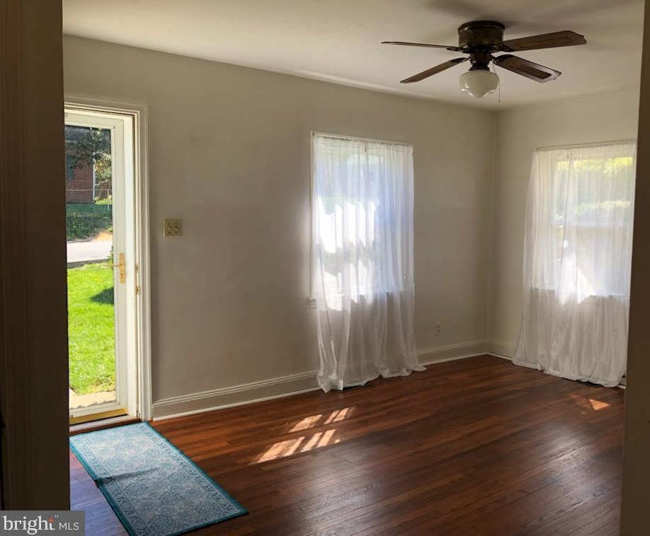 368 9th St, Front Royal, VA 22630-2802