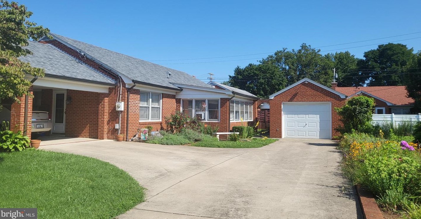 301 Manassas Ave, Front Royal, VA 22630-3943