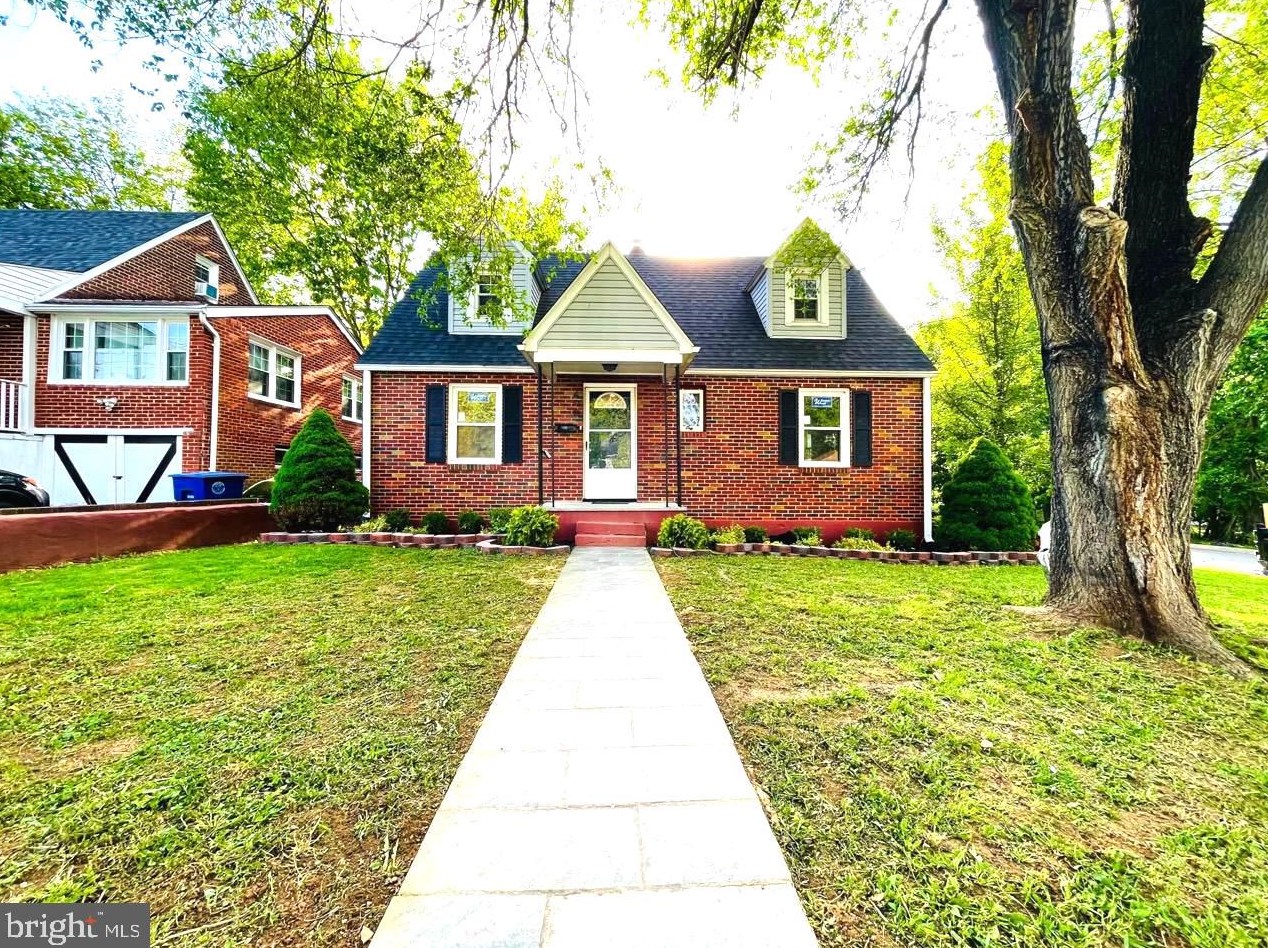 400 Duncan Ave, Front Royal VA  22630-2418 exterior