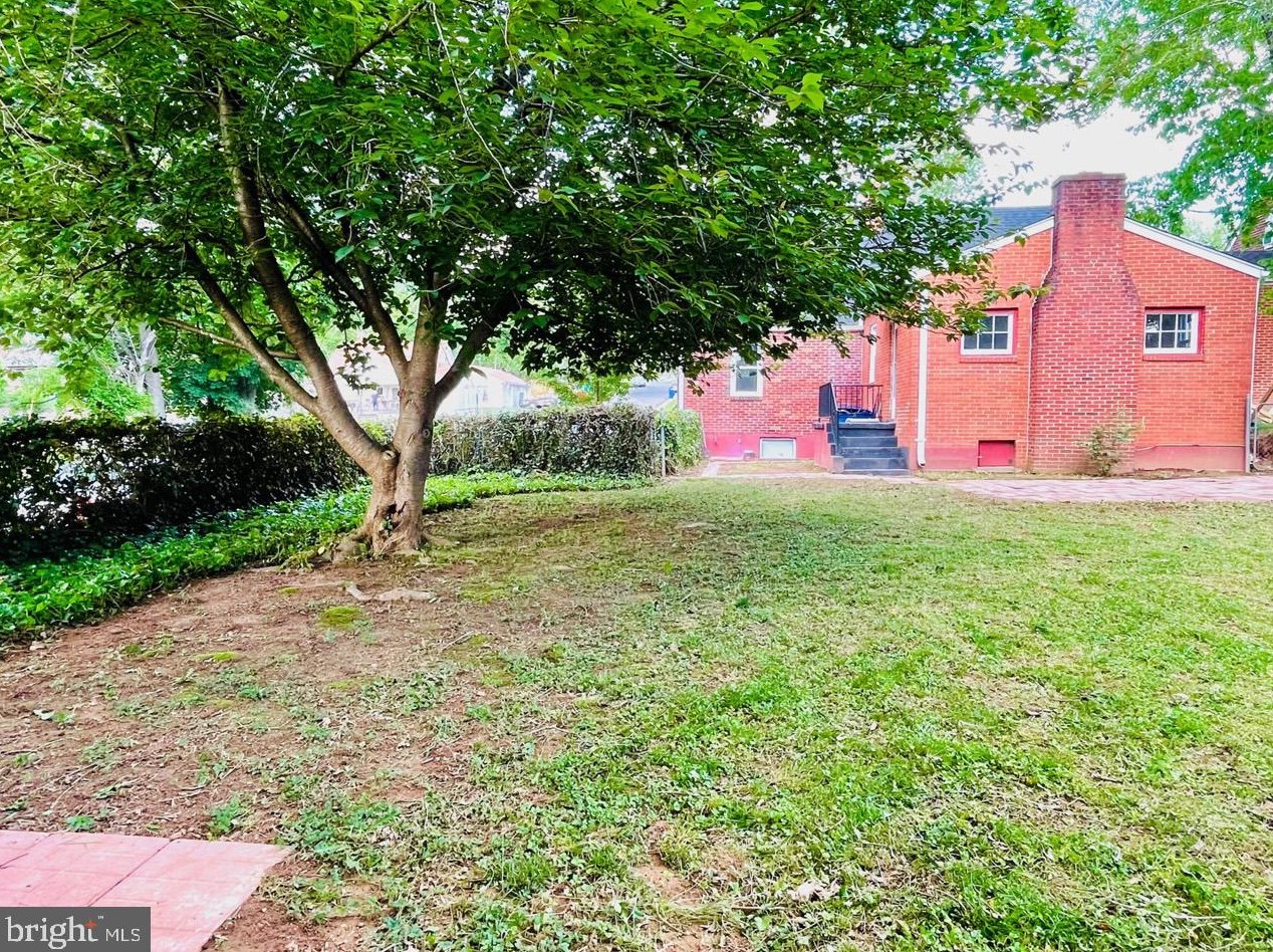 400 Duncan Ave, Front Royal VA  22630-2418 exterior