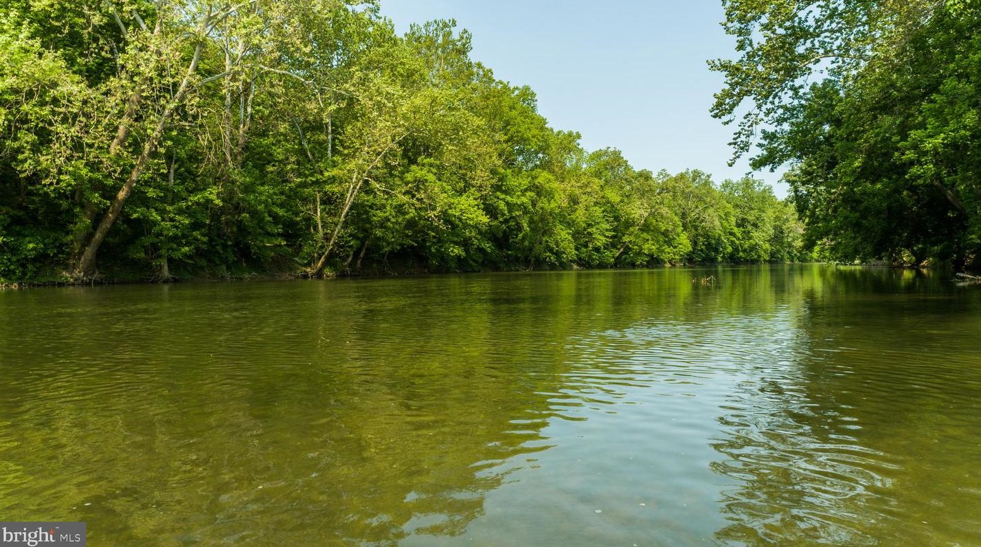 171 Crest River, Middletown, VA 22645