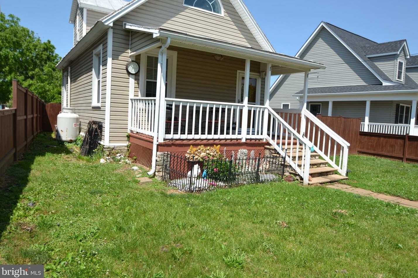 327 Front St, Front Royal, VA 22630-3050
