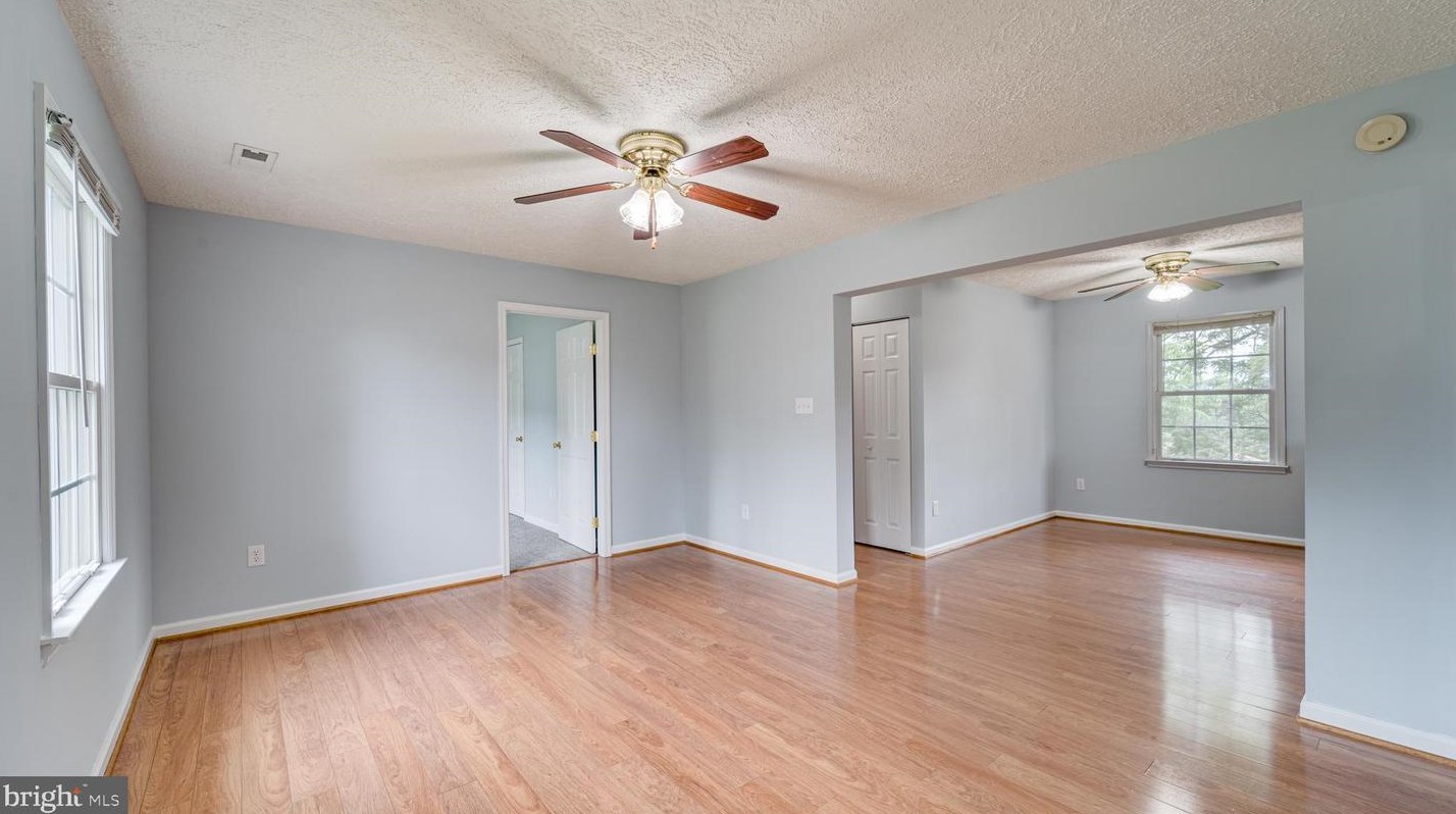 723 Parkview Dr, Front Royal, VA 22630-2213