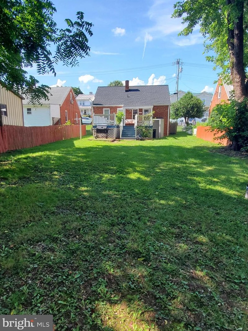 112 12th St, Front Royal, VA 22630-3516