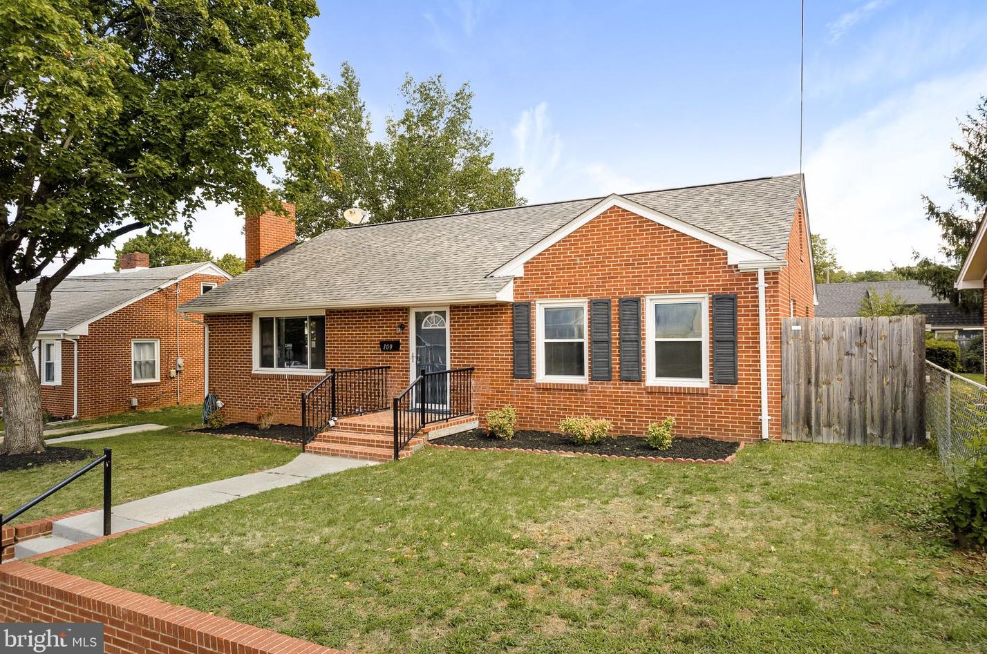 109 Manassas Ave, Front Royal, VA 22630-3939