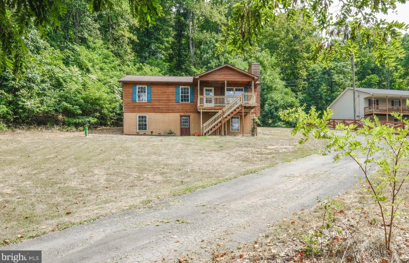 2239 High Top Rd, Linden, VA 22642