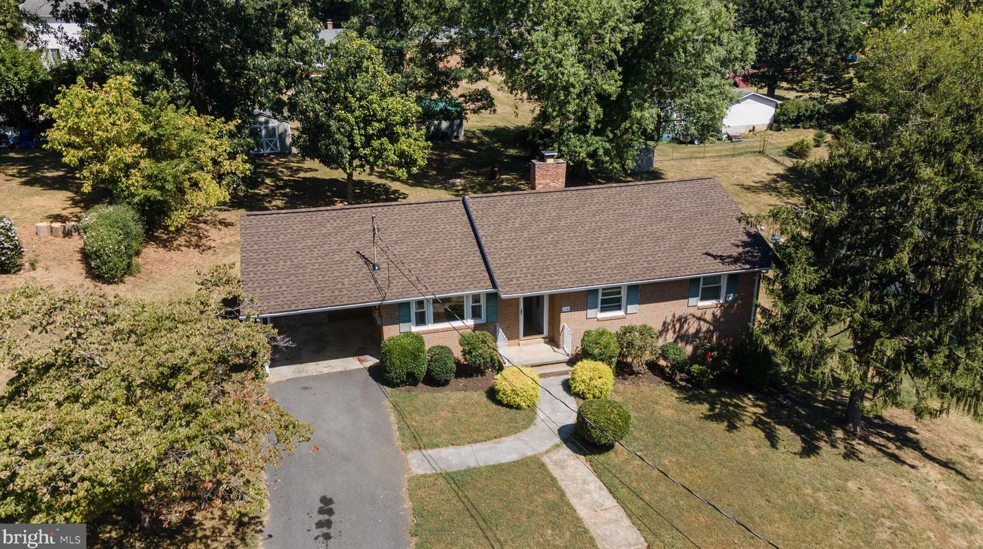 116 15th St, Front Royal VA  22630-4110 exterior