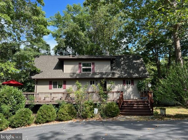 90 Stayman Turn Ct, Linden, VA 22642