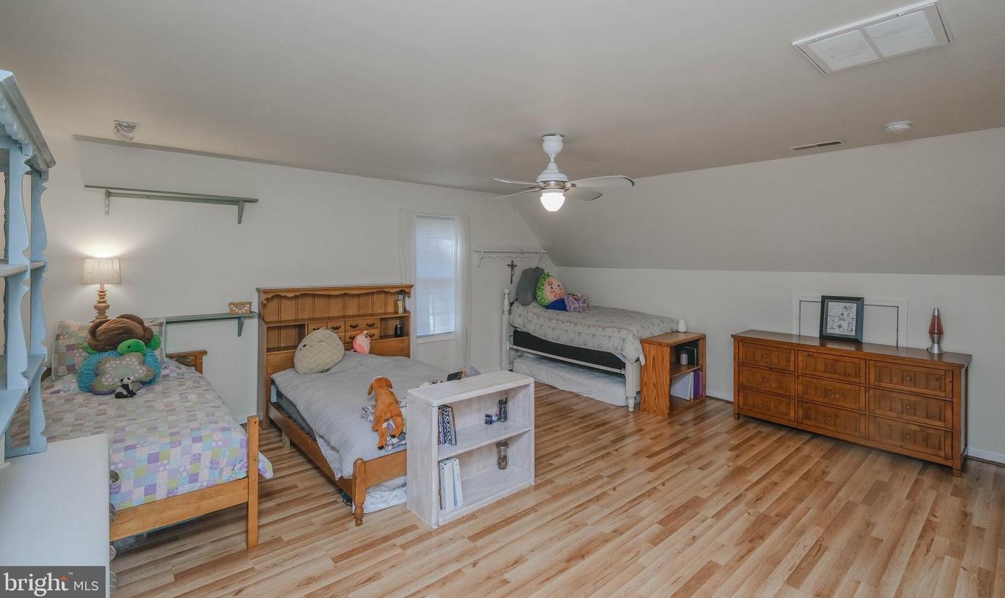 8370 Stonewall Jackson Hwy, Front Royal VA  22630-4947 exterior