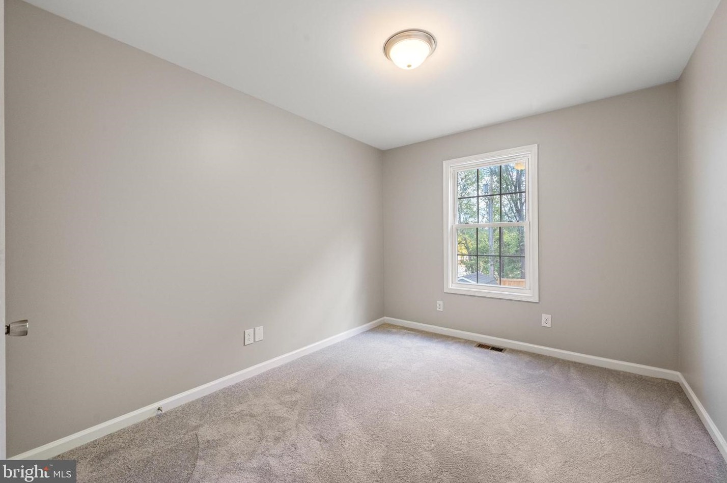 720 Parkview Dr, Front Royal VA  22630-2214 exterior