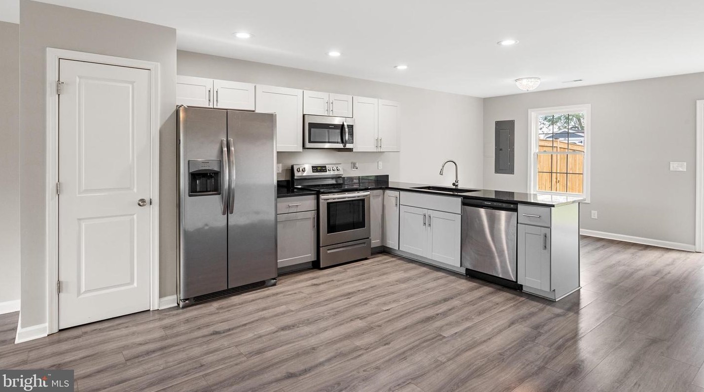 720 Parkview Dr, Front Royal VA  22630-2214 exterior