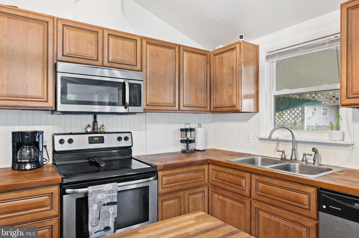 249 Youngs Dr, Front Royal VA  22630-4456 exterior