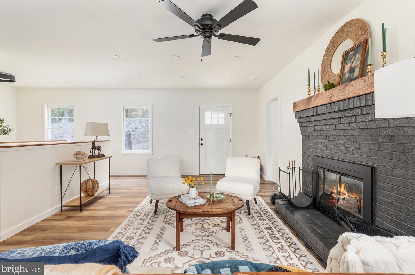 15 Sunset Ln, Linden, VA 22642