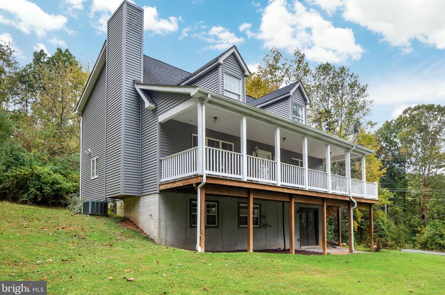 348 Pine Shores Dr, Front Royal, VA 22630-6581