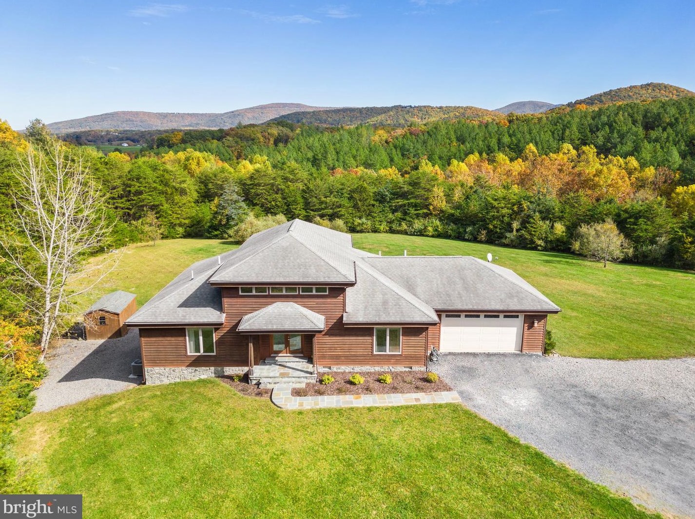 90 Rdg Brk Ln, Bentonville, VA 22610