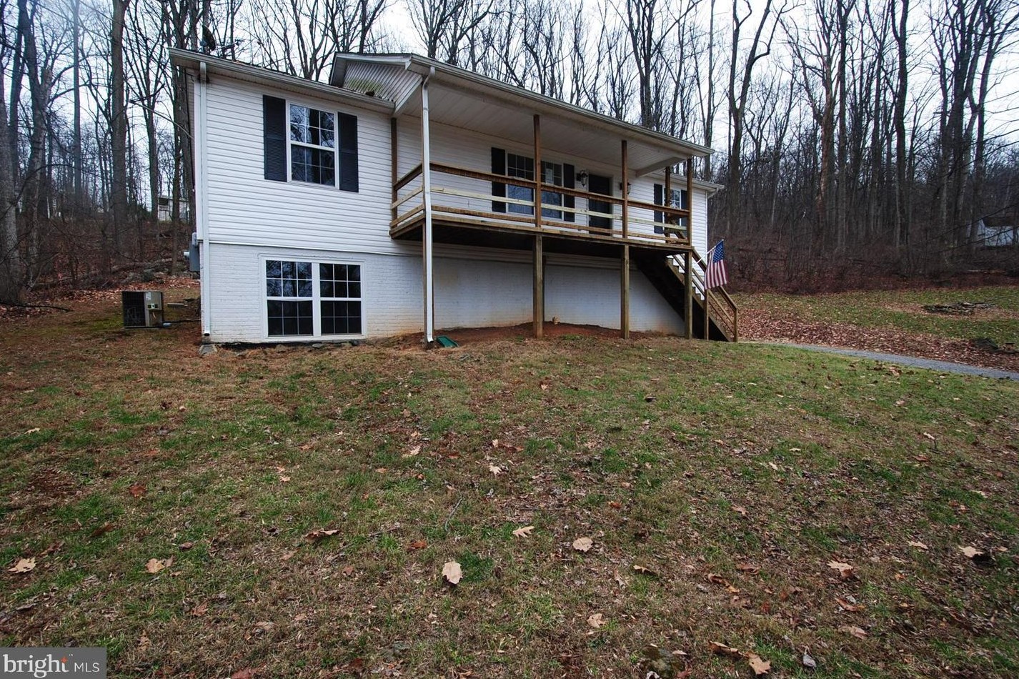 1679 High Top Rd, Linden, VA 22642