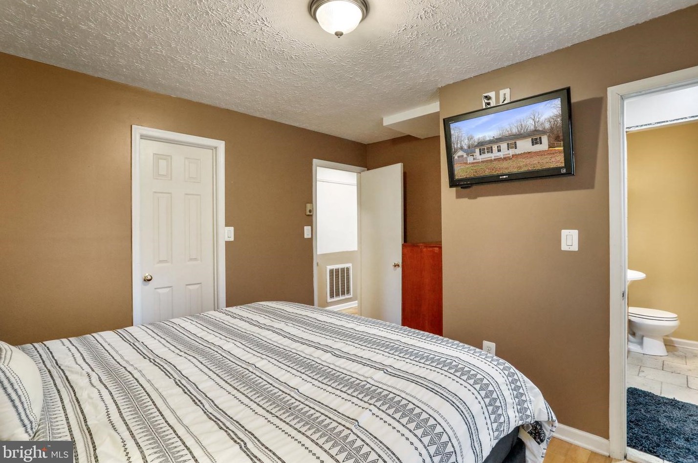 130 Juniper Dr, Front Royal VA  22630-9333 exterior