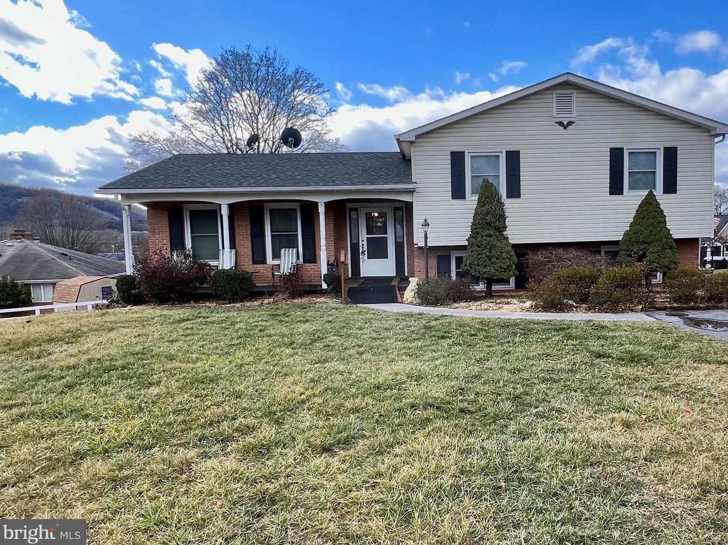5 Ridge Rd, Front Royal, VA 22630-3719